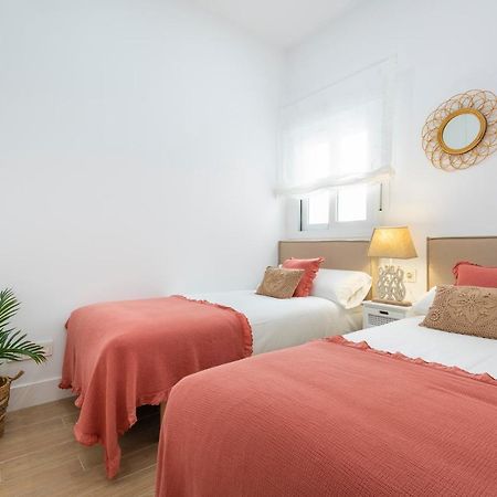 Genteel Home Juan Rabadan เซบีญา ภายนอก รูปภาพ